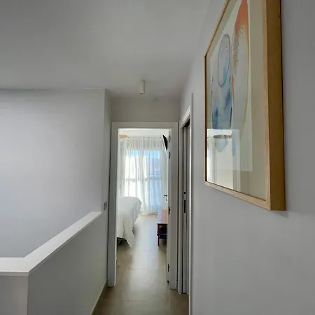 Canary Apartment *